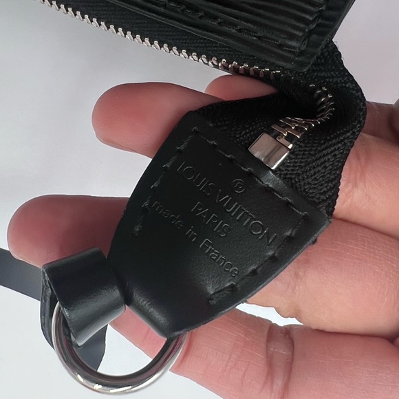 ♥️🌹LOUIS VUITTON POCHETTE EPI BLACK🌹♥️ - Picture 10 of 14